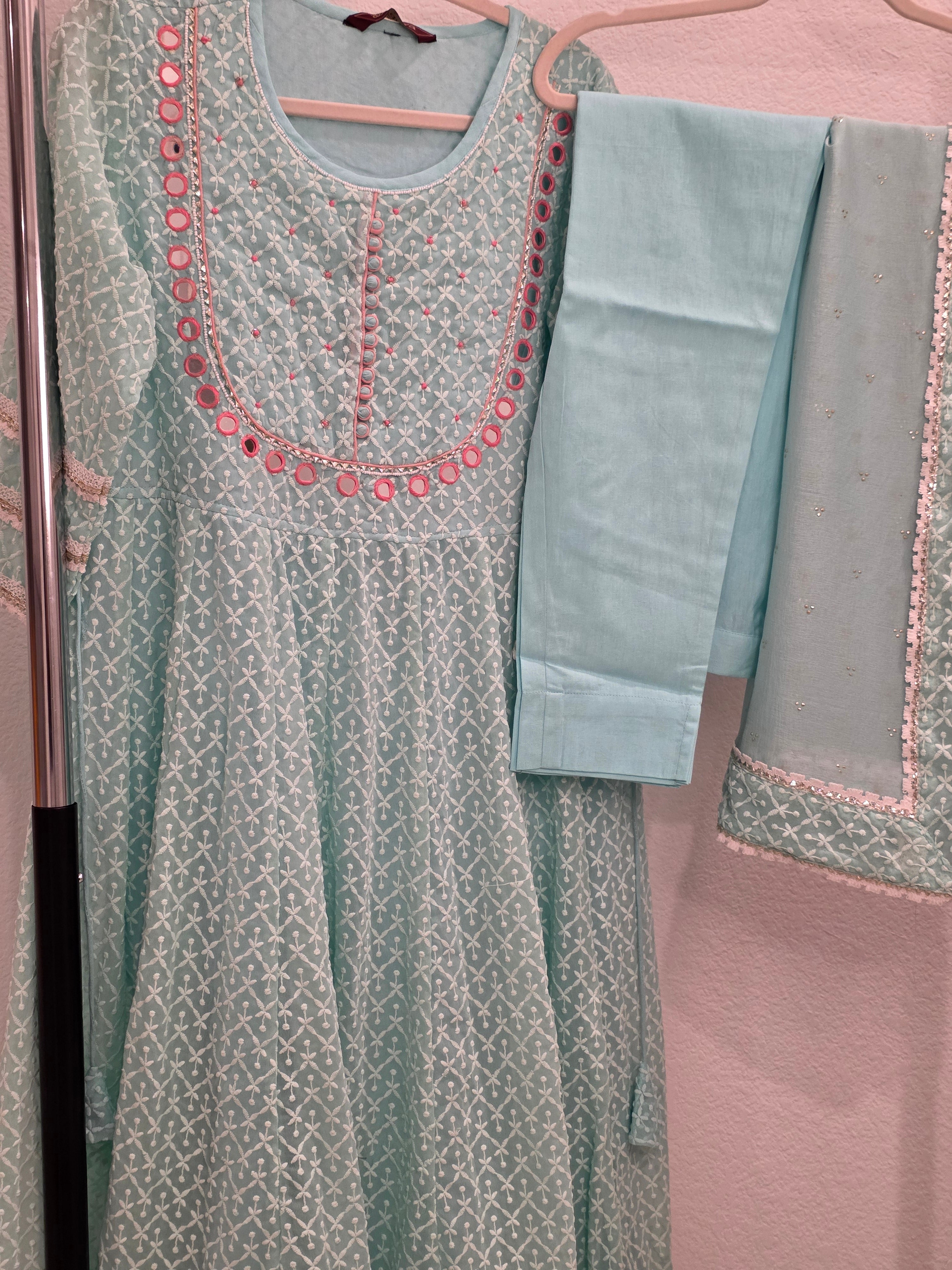 Damen Hellblaues Party-Kurtiset