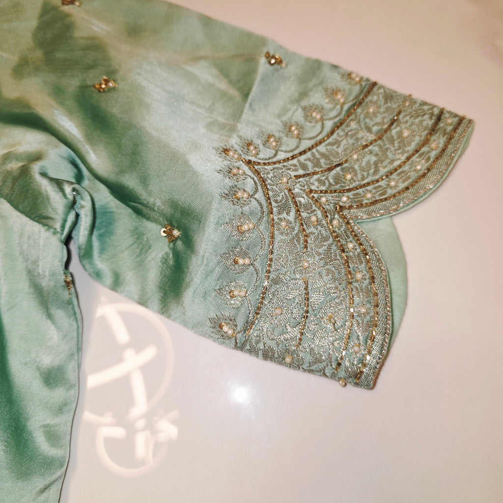 Pistaziengrüne Reine Banaras Mashru Seidensaree