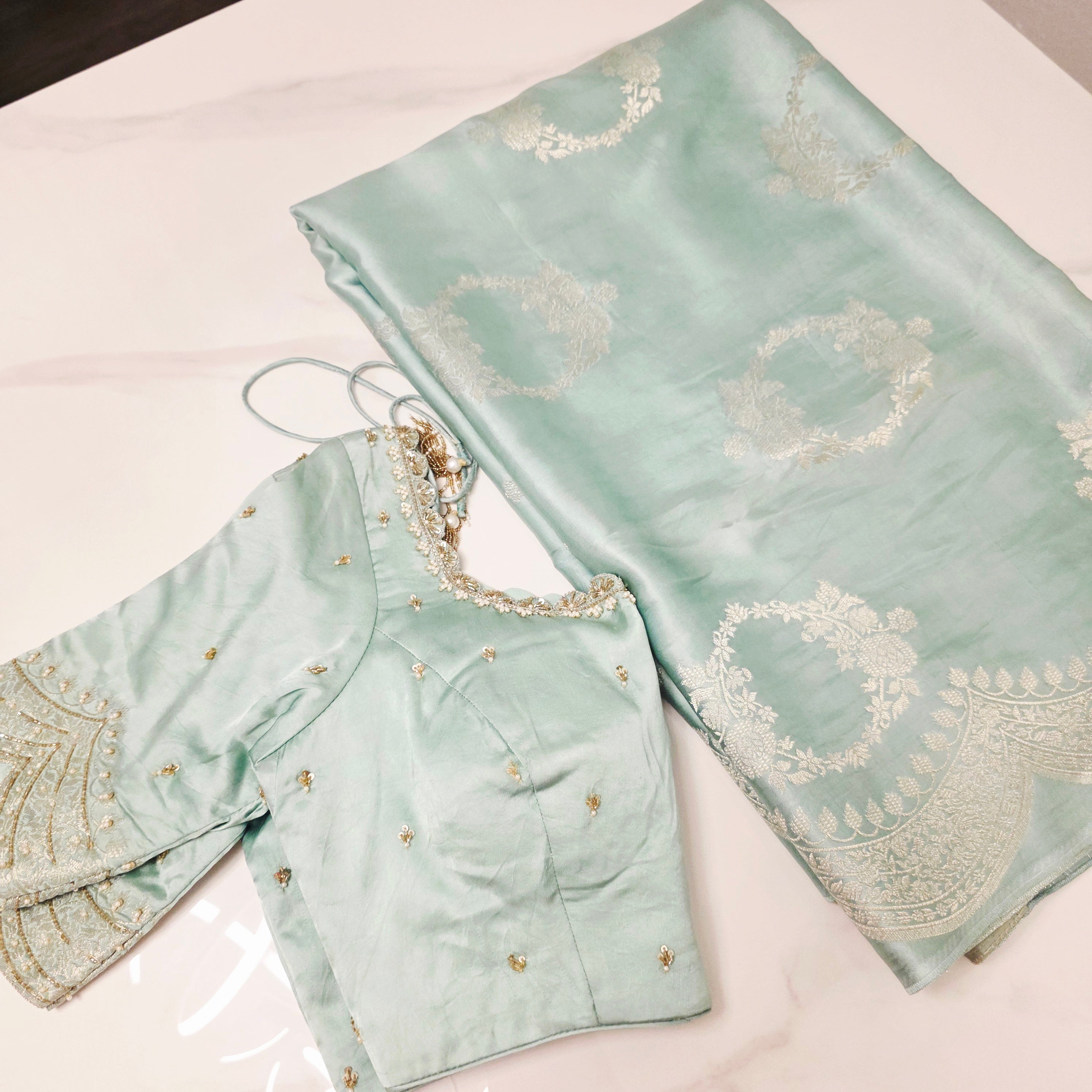 Pistaziengrüne Reine Banaras Mashru Seidensaree