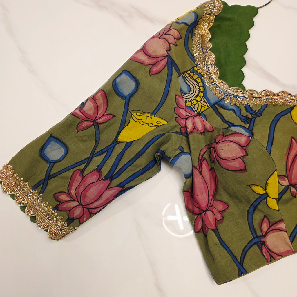 Meergrüne handbemalte Viscose-Organza-Sari mit Kalamkari Maggam Bluse