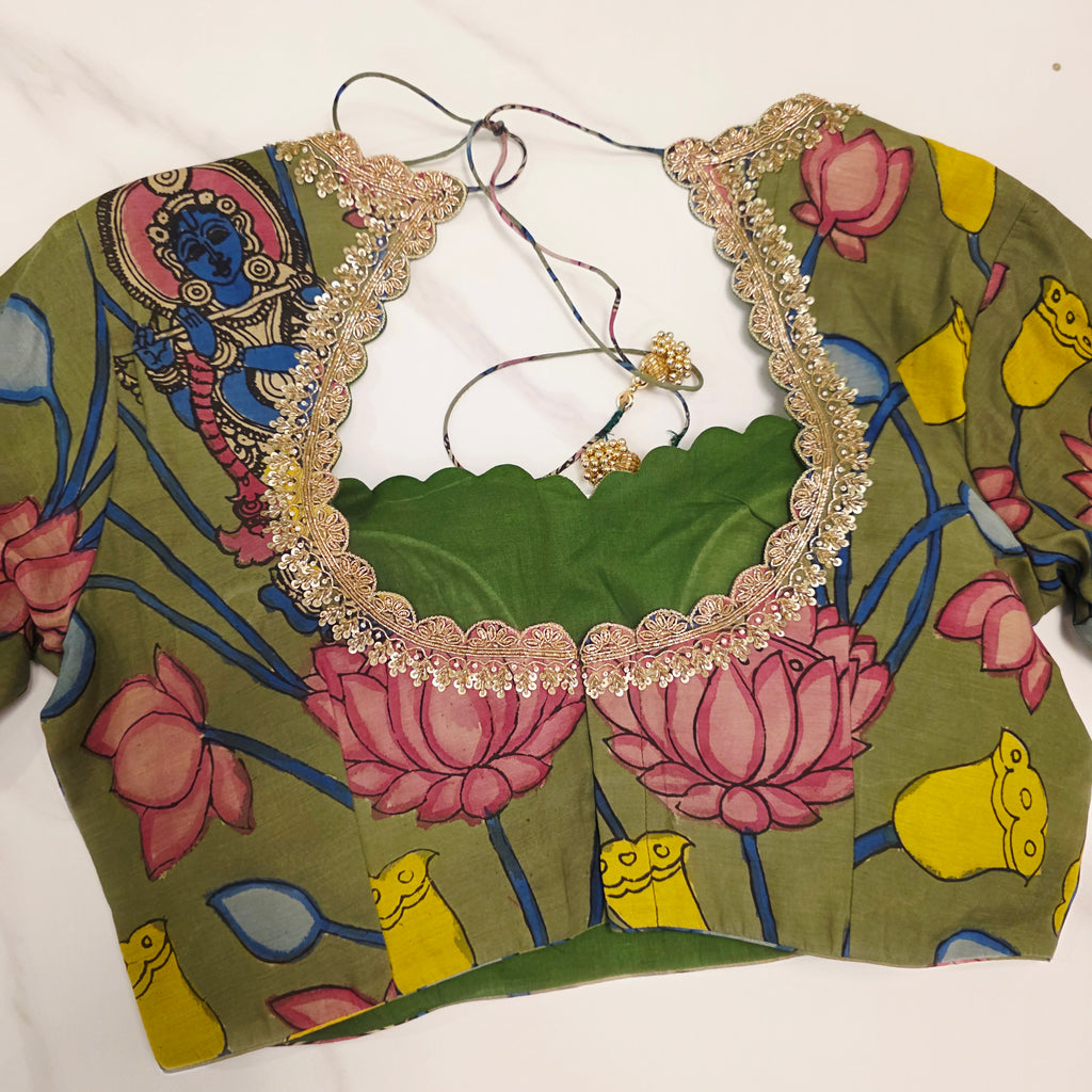 Meergrüne handbemalte Viscose-Organza-Sari mit Kalamkari Maggam Bluse