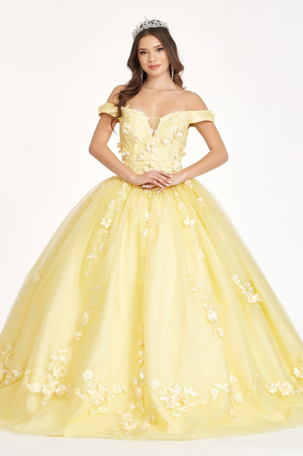 Mit Stickereien verziertes Quinceanera-Kleid aus Glitzer-Mesh mit Cut-Away-Schultern