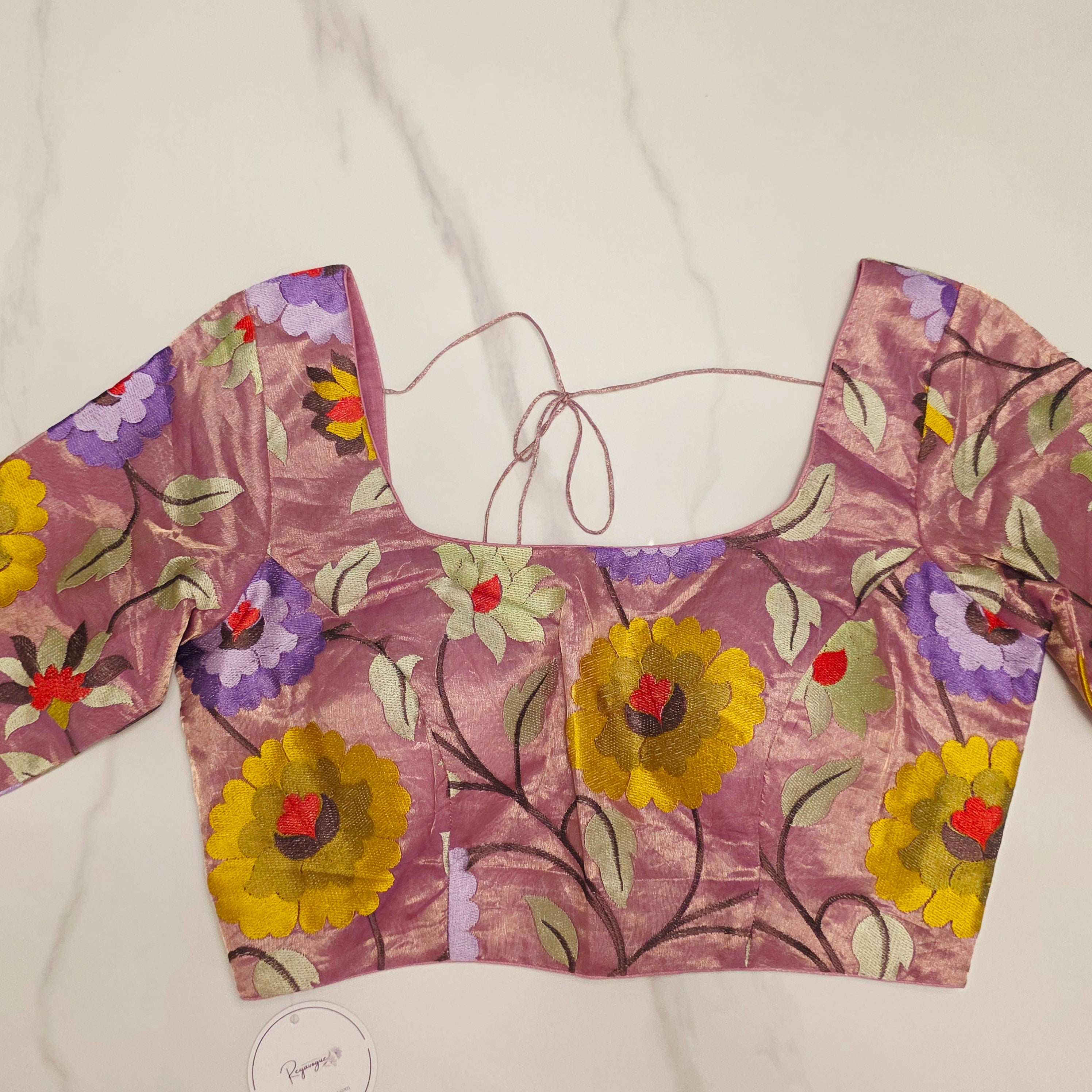 Lila Banaras Tissue-Saree mit Blumenstickerei und Self-Muster-Bluse