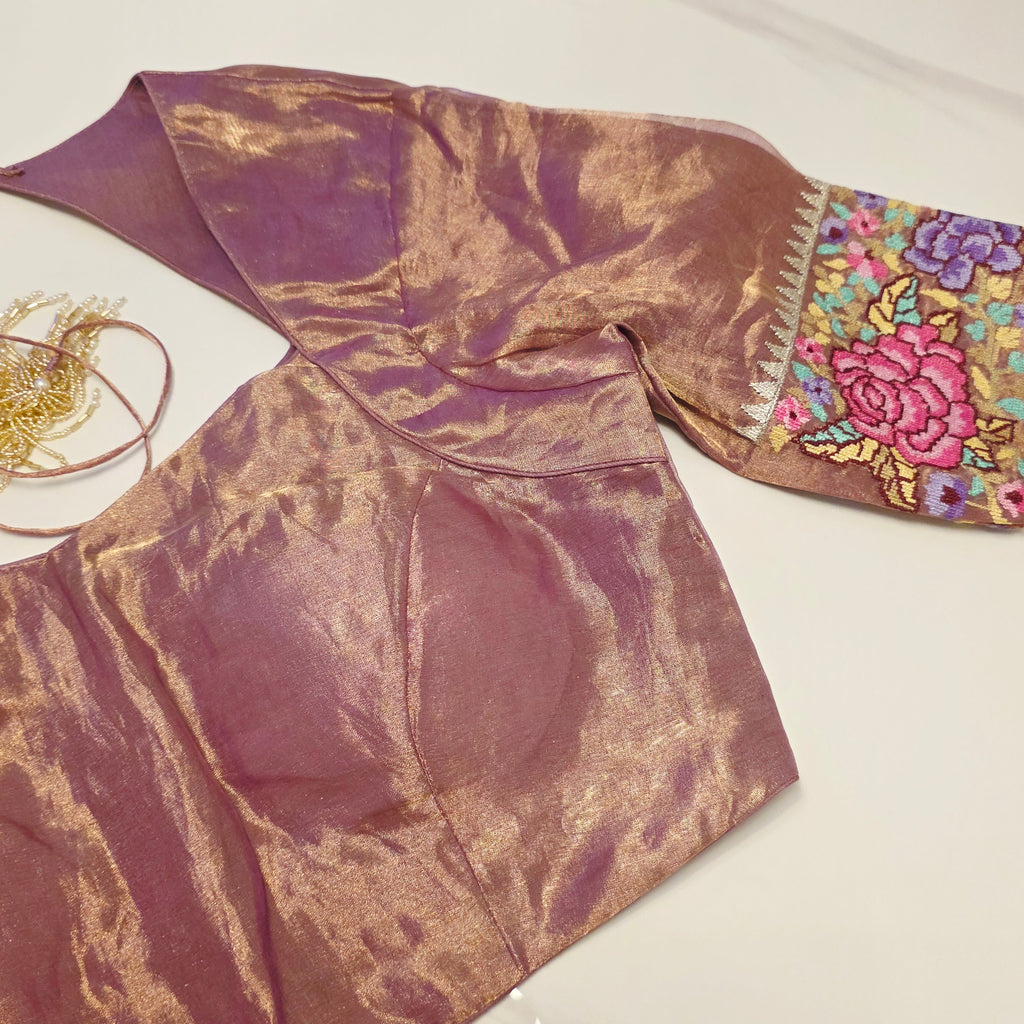 Reine Banaras Gold-Tissue-Sari mit Petitpoint-Stickerei