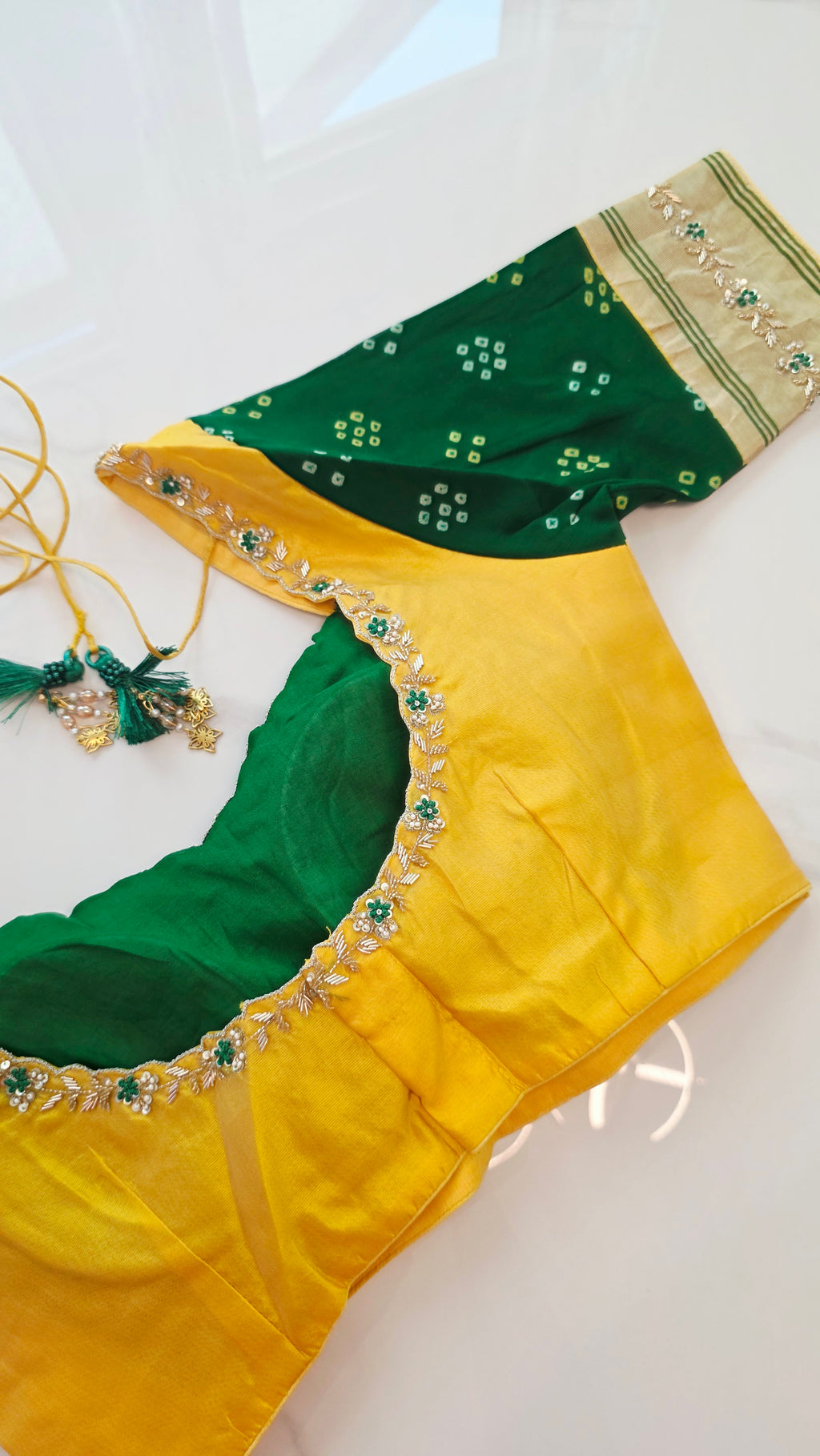 Womens Pure Chanderi Tissue Saree With Paired with Bandini Blouse
