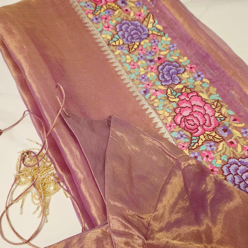 Reine Banaras Gold-Tissue-Sari mit Petitpoint-Stickerei