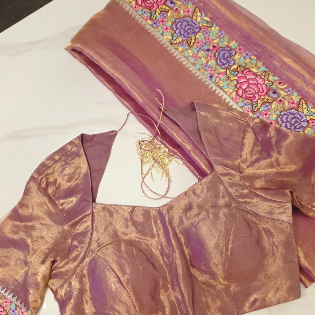 Reine Banaras Gold-Tissue-Sari mit Petitpoint-Stickerei