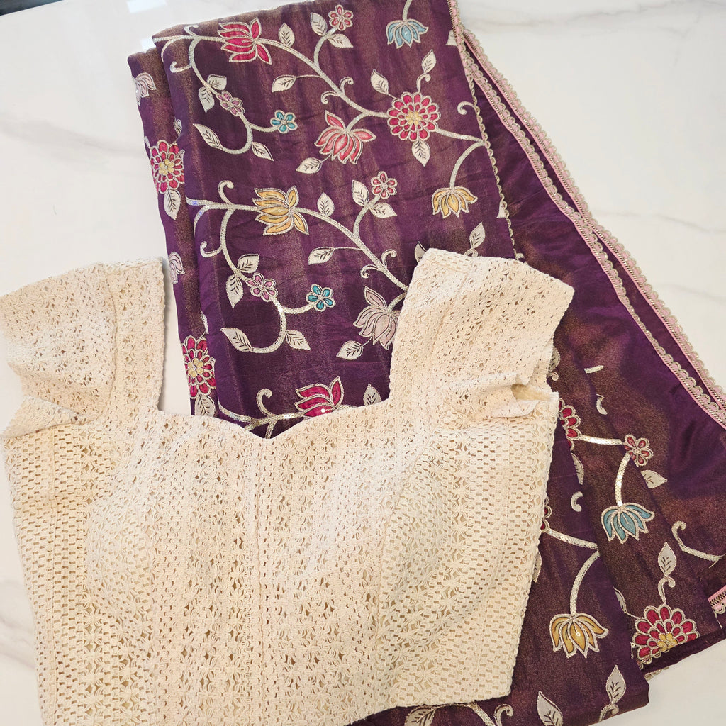 Violet Tissue Kalmkari Applikationsarbeit Saree mit Spitzenbluse