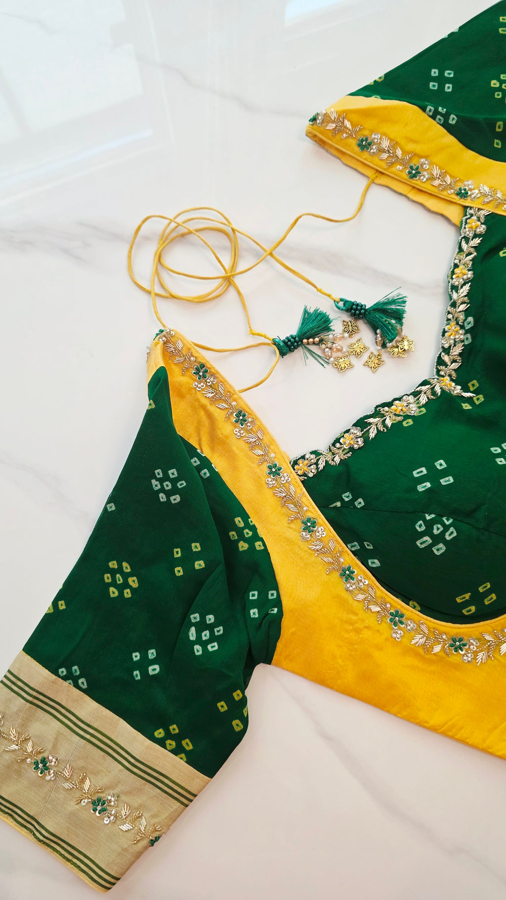 Womens Pure Chanderi Tissue Saree With Paired with Bandini Blouse