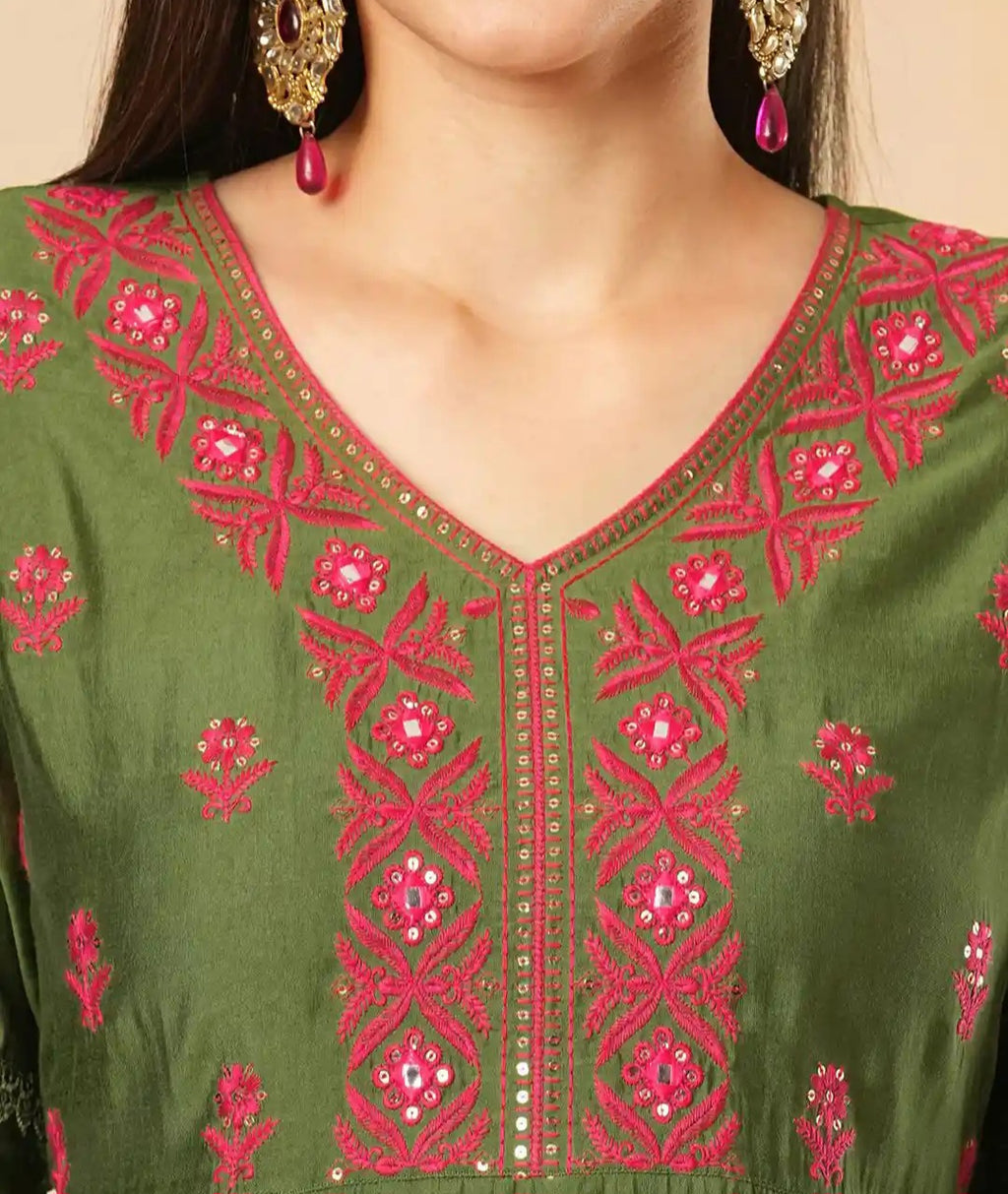 Reyavogue Women's Floral Embroided Sequin Kurta With Trousers