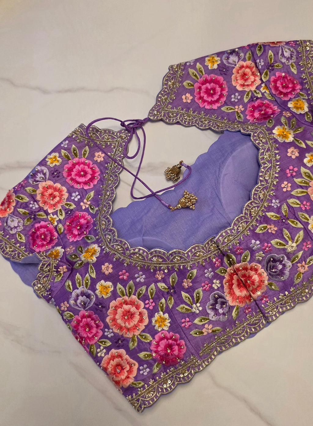 Lilafarbener reiner Kanchipattu-Sari mit Bluse und Gürtel