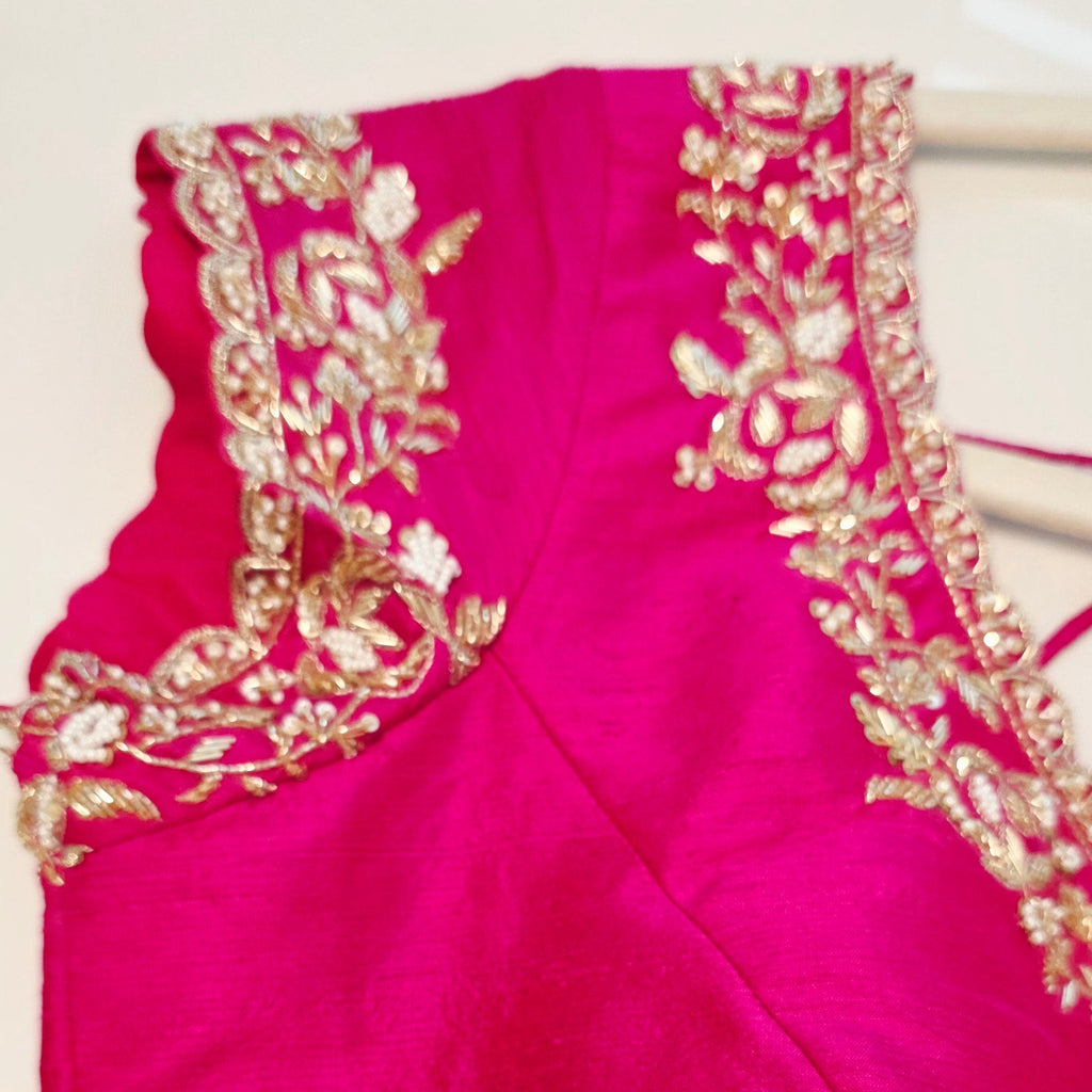 Mehndi grüner floraler Organza-Sari und pinke Bluse