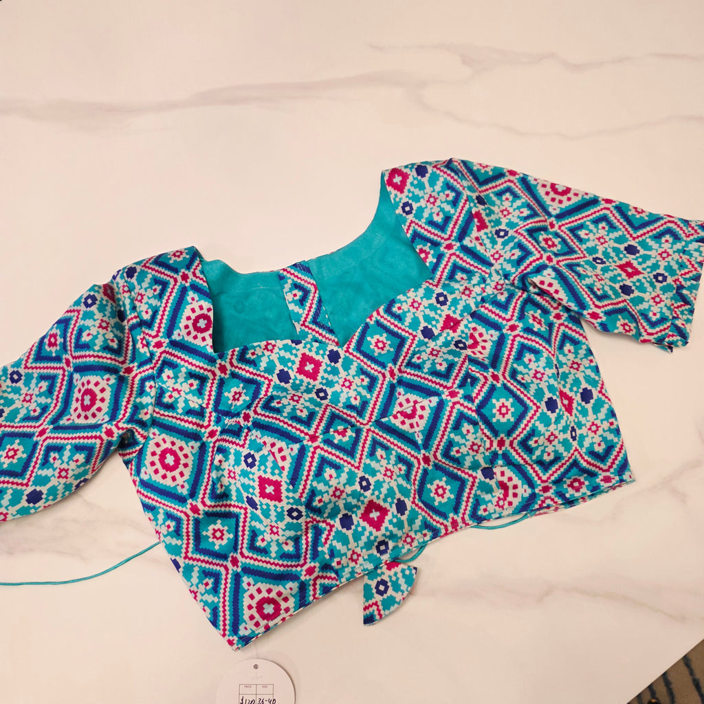 Tri Color Color Tissue Linen Saree ( Skyblue+Nayblue Pallu) With Ikkat pattern Blouse