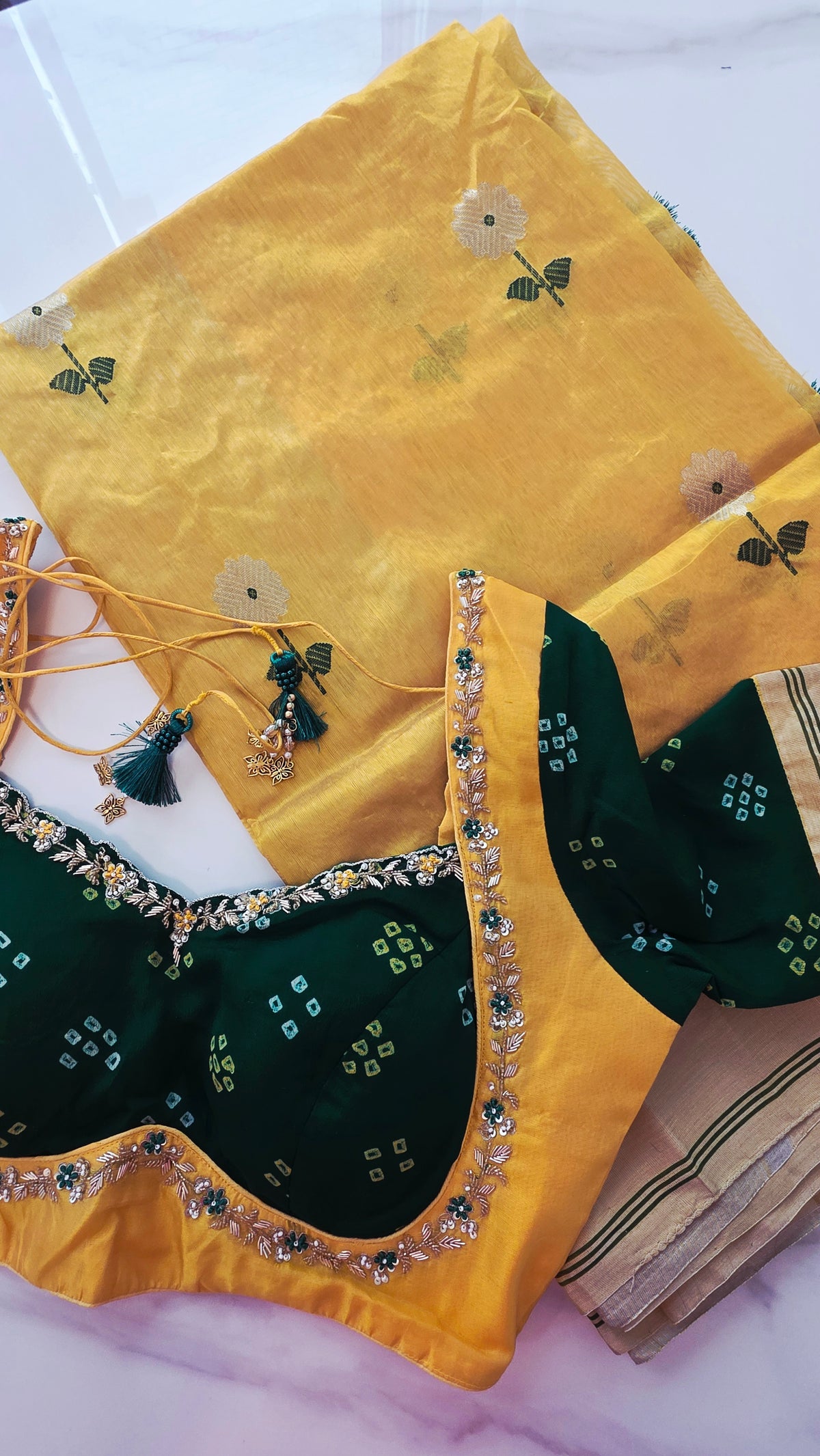 Womens Pure Chanderi Tissue Saree With Paired with Bandini Blouse