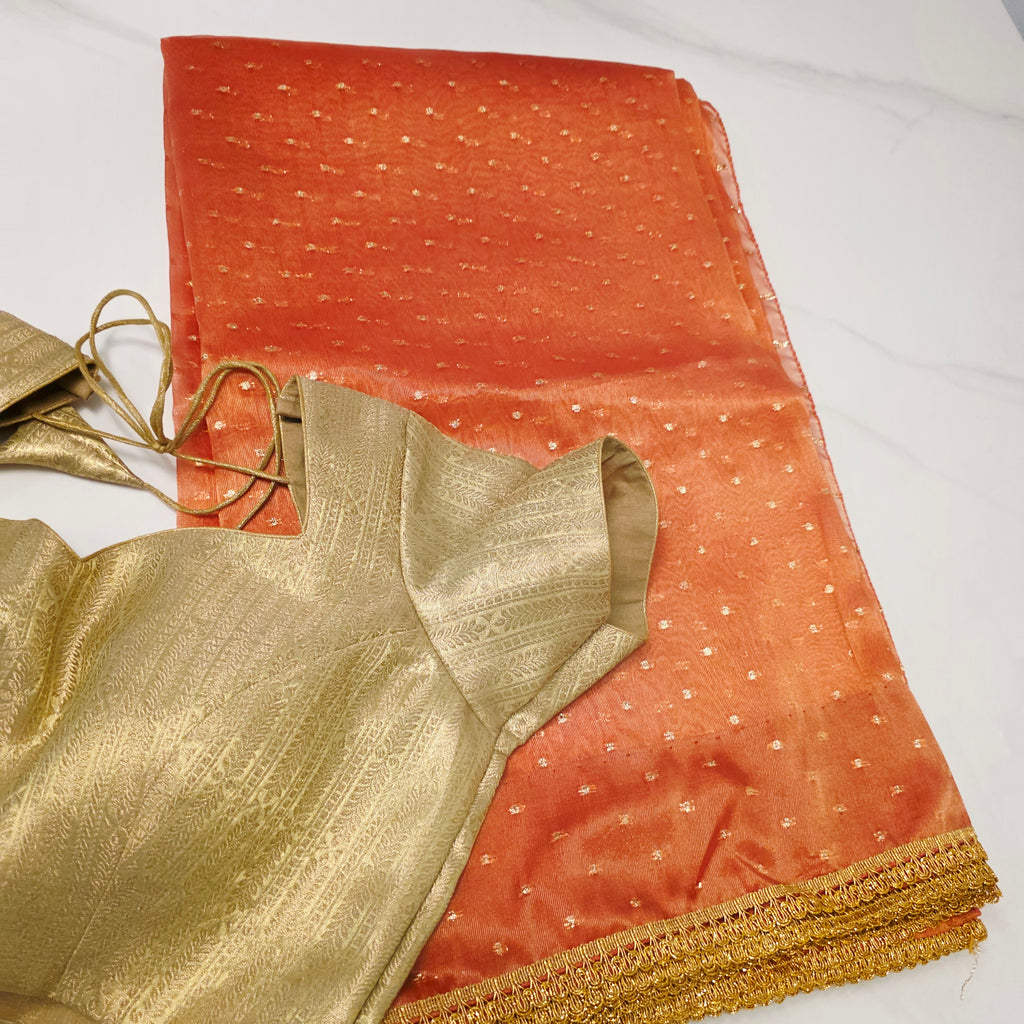 Damen Pink Falling Tissue Saree mit goldener Bluse