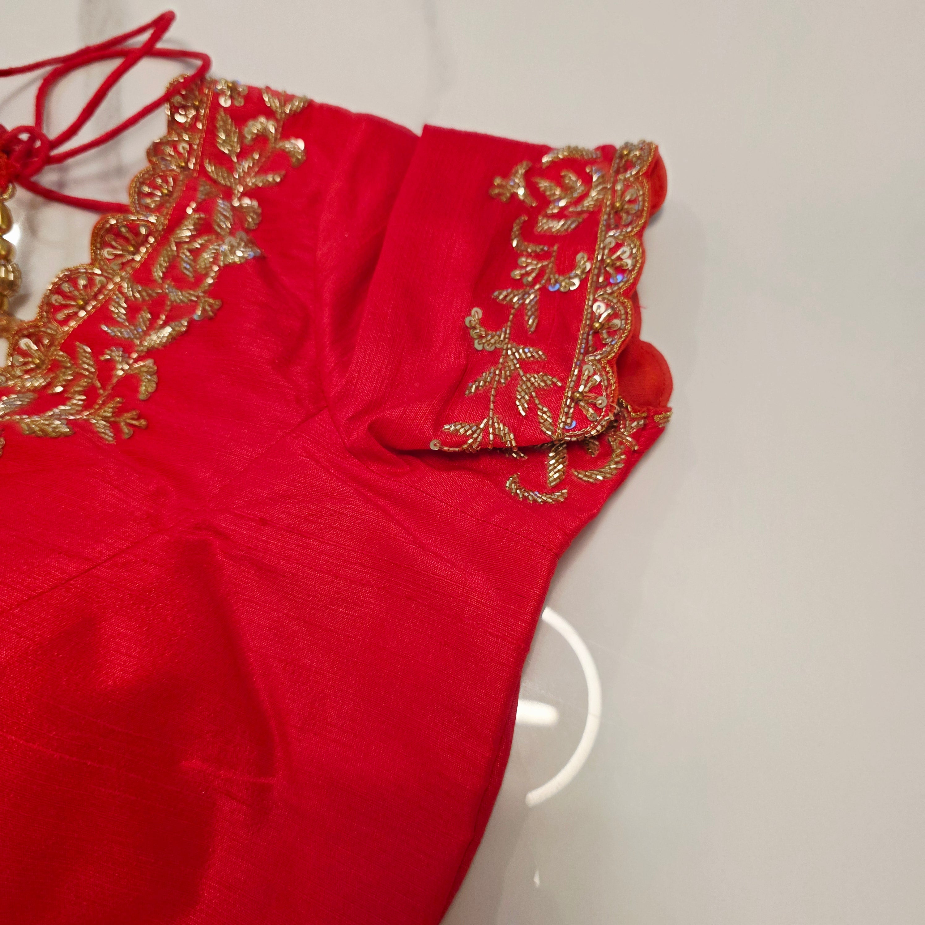 Purple Latest and Trendy Saree with Floral Hibiscus theme in paired with cute short sleeve blouse