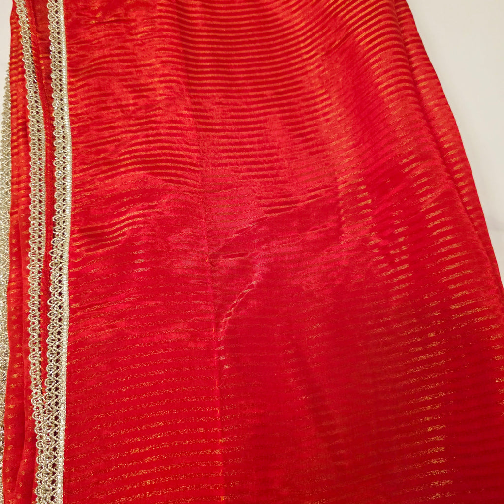 Rote Chanderi Tissue-Streifen-Saree mit geblümter Designer-Bluse