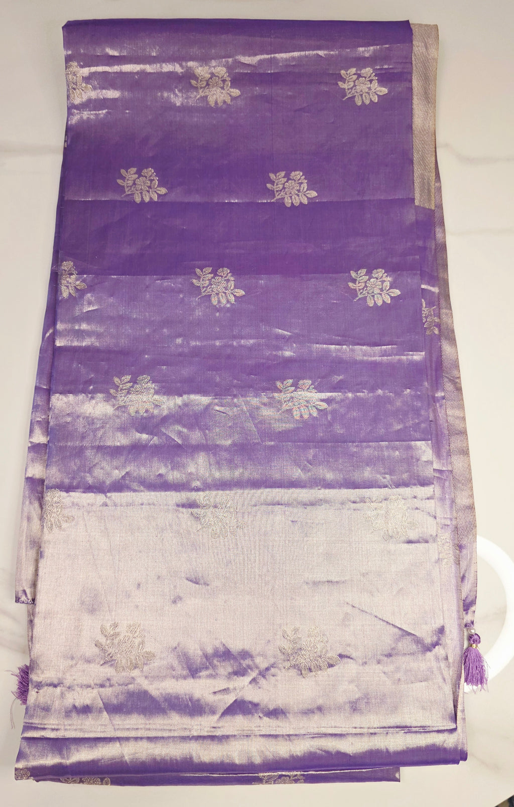 Lilafarbener reiner Kanchipattu-Sari mit Bluse und Gürtel