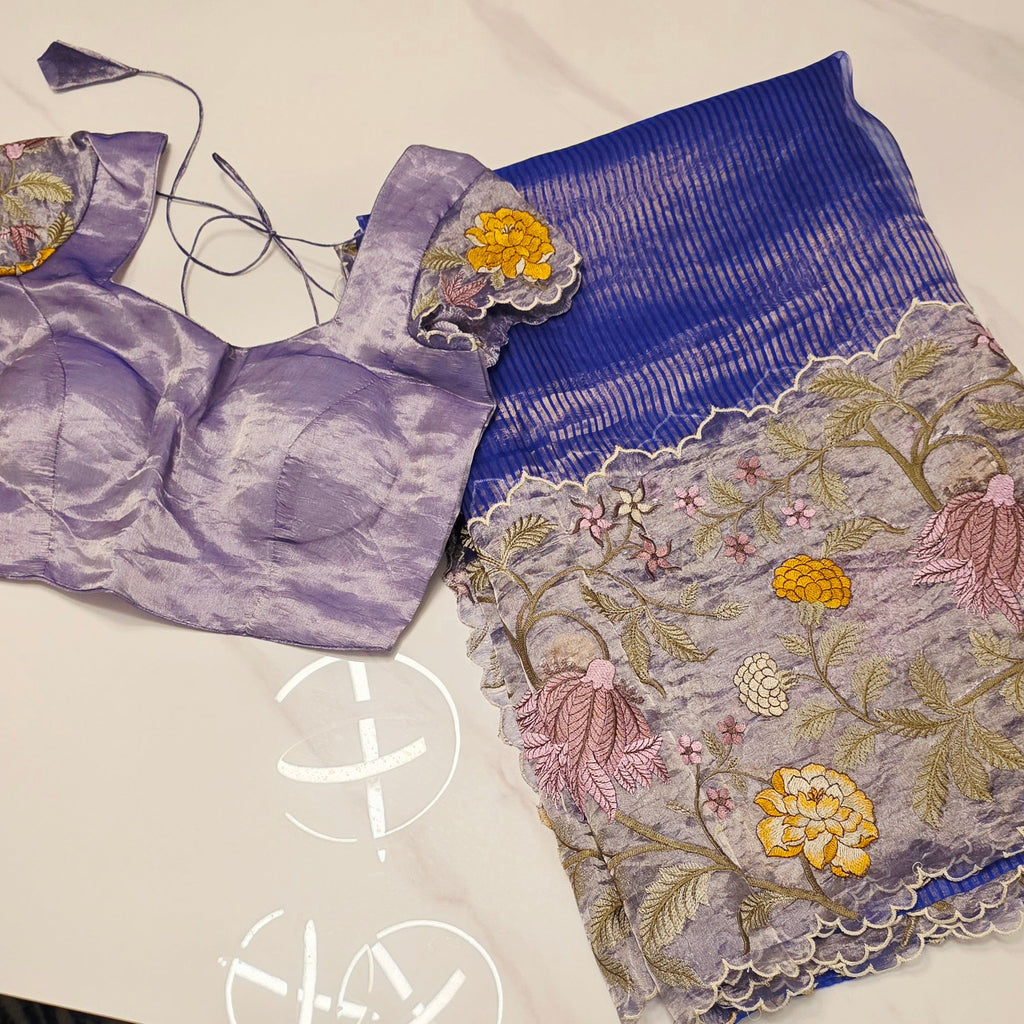 Marineblaue Banaras Tissue-Streifen-Saree mit Applikationsarbeit