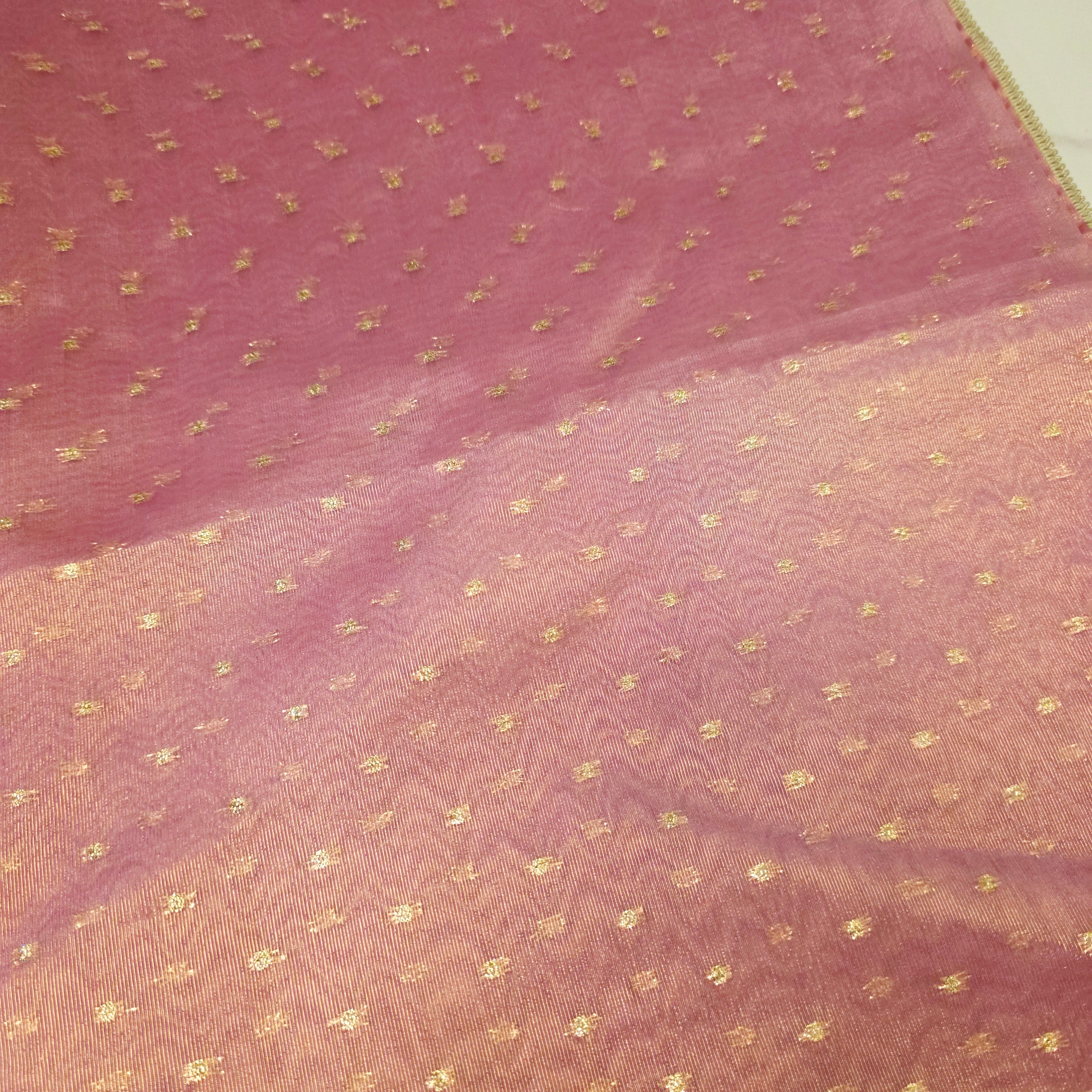 Damen Pink Falling Tissue Saree mit goldener Bluse