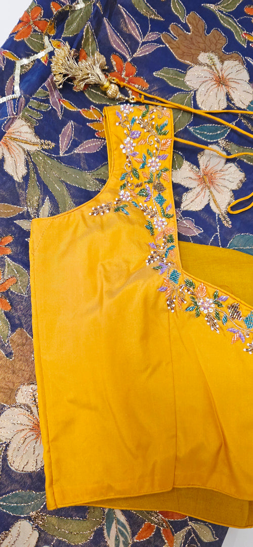 Marineblaue, florale Taschentuch-Georgette-Saree mit Handarbeitsborte