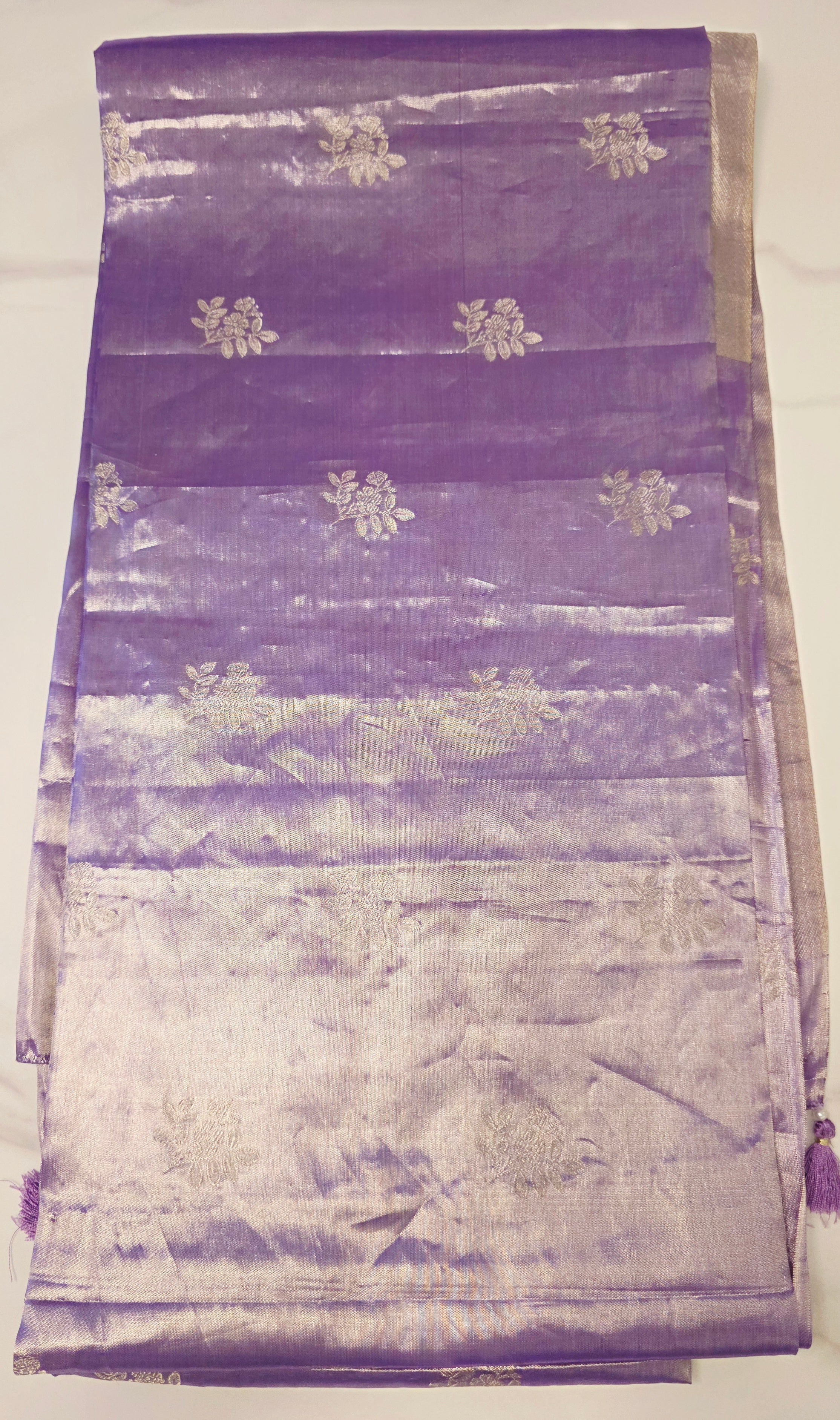 Lilafarbener reiner Kanchipattu-Sari mit Bluse und Gürtel