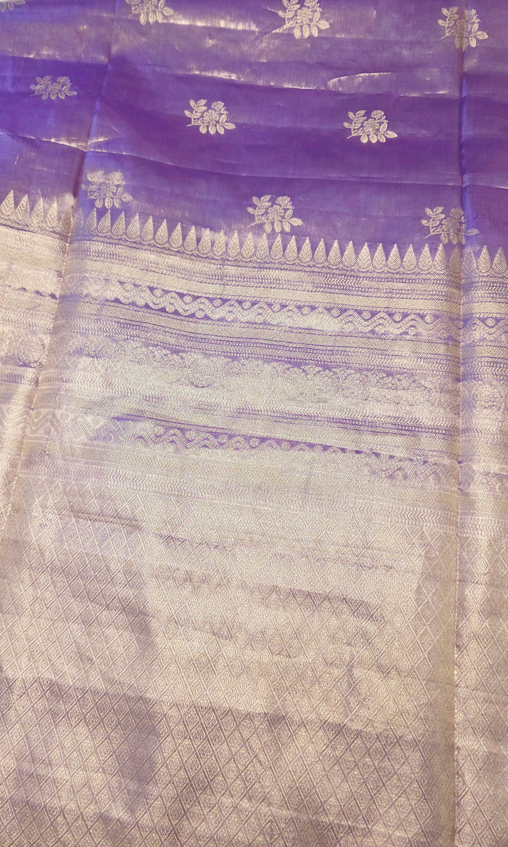 Lilafarbener reiner Kanchipattu-Sari mit Bluse und Gürtel