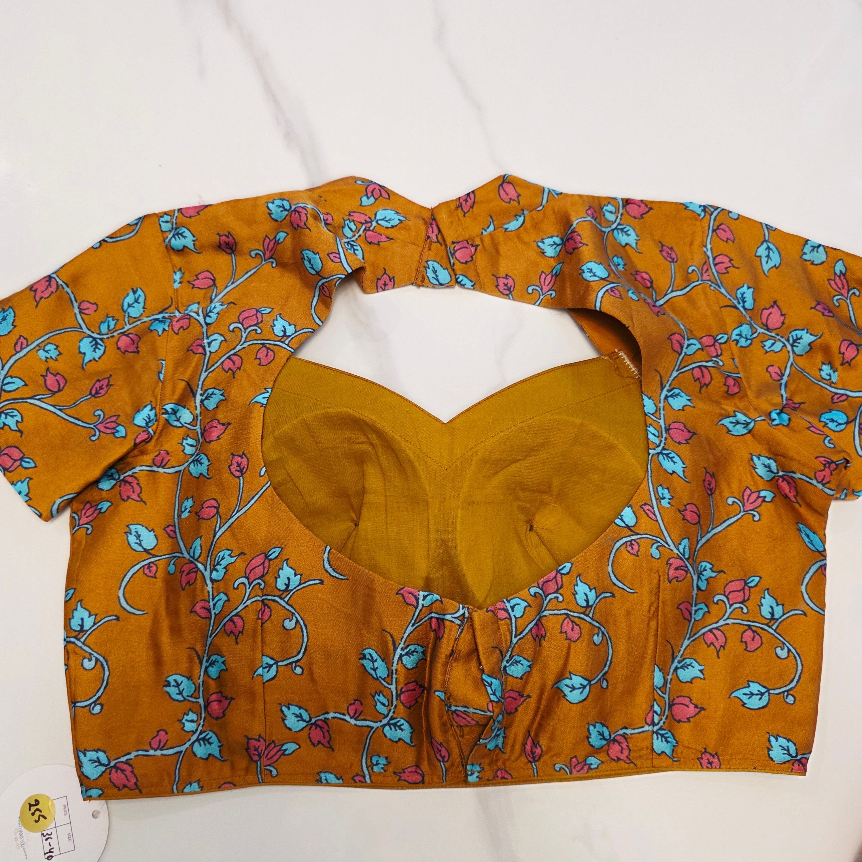 Rot und Senfgelb - Reine, weiche Premium Bandini-Sari mit Kalamkari-Bordüre und trendiger Bluse