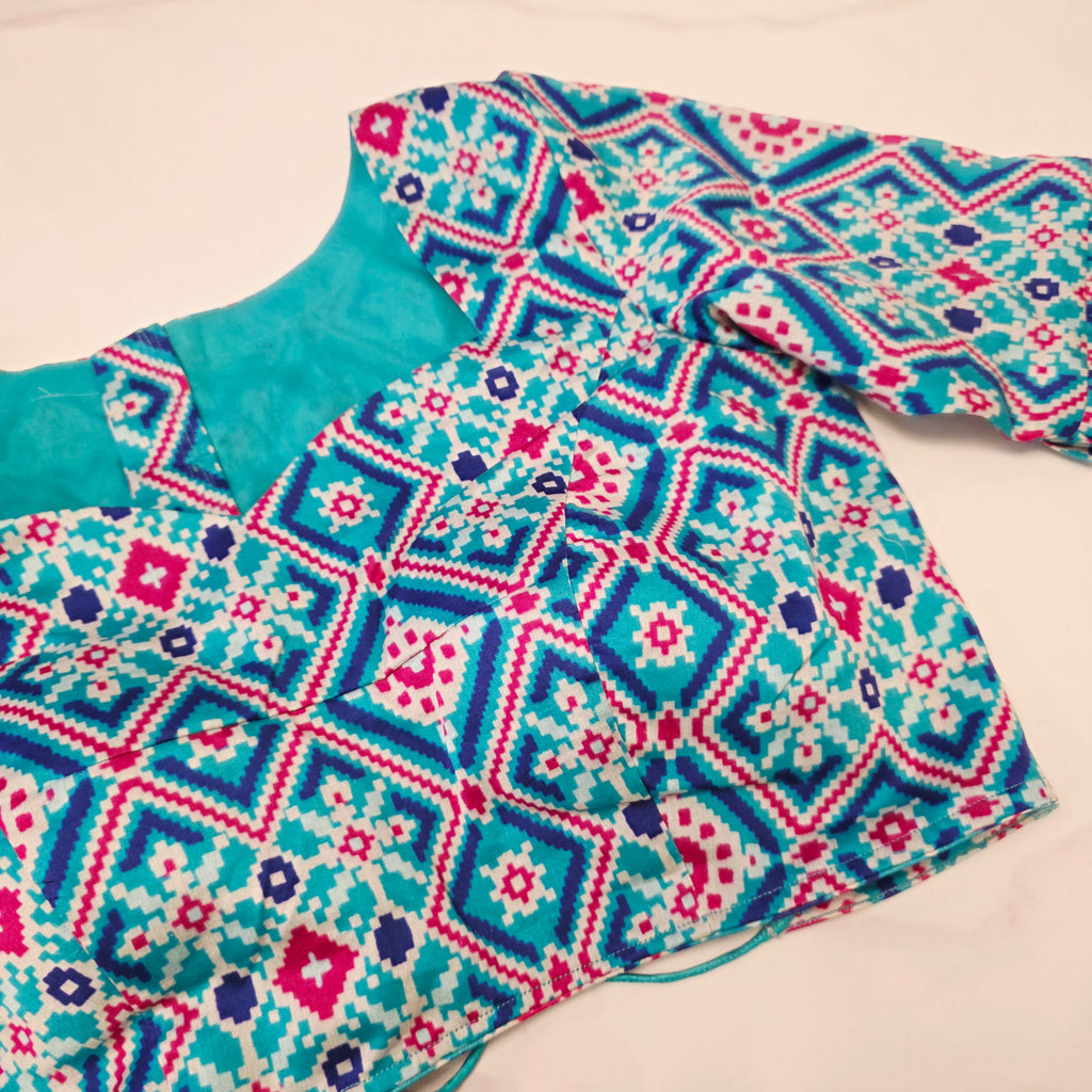 Tri Color Color Tissue Linen Saree ( Skyblue+Nayblue Pallu) With Ikkat pattern Blouse