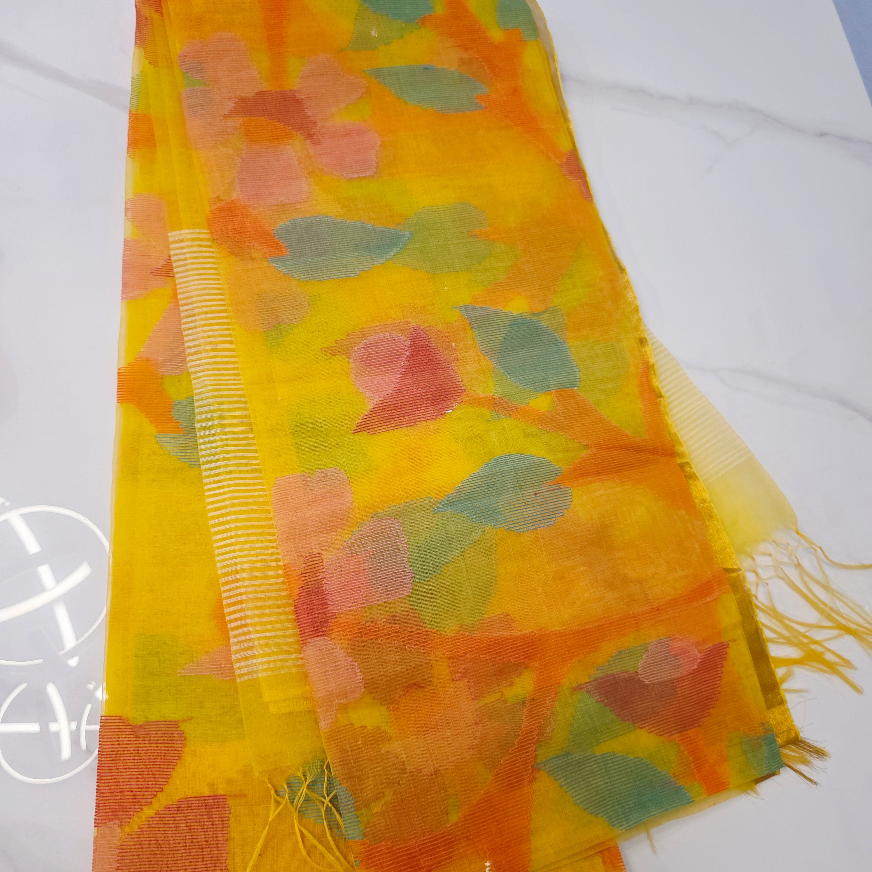 Gelbe Maslin Jamdani mit Patola Bluse