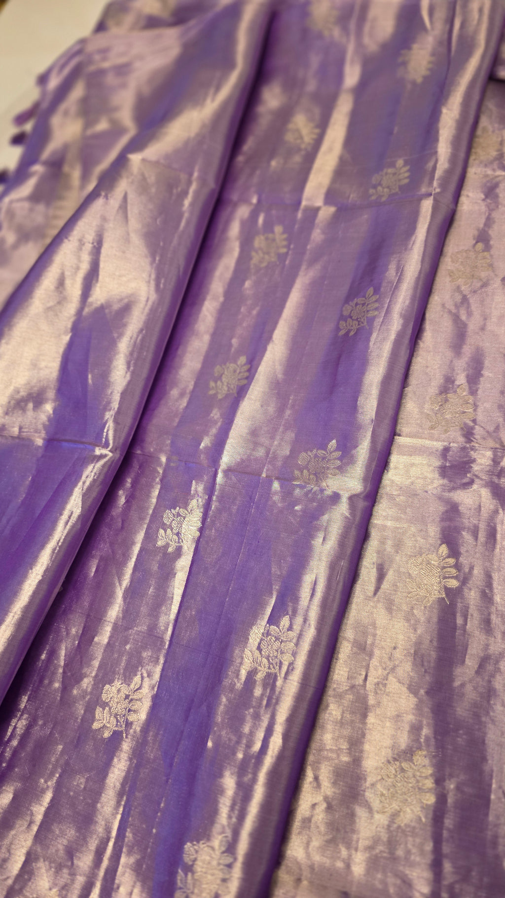 Lilafarbener reiner Kanchipattu-Sari mit Bluse und Gürtel