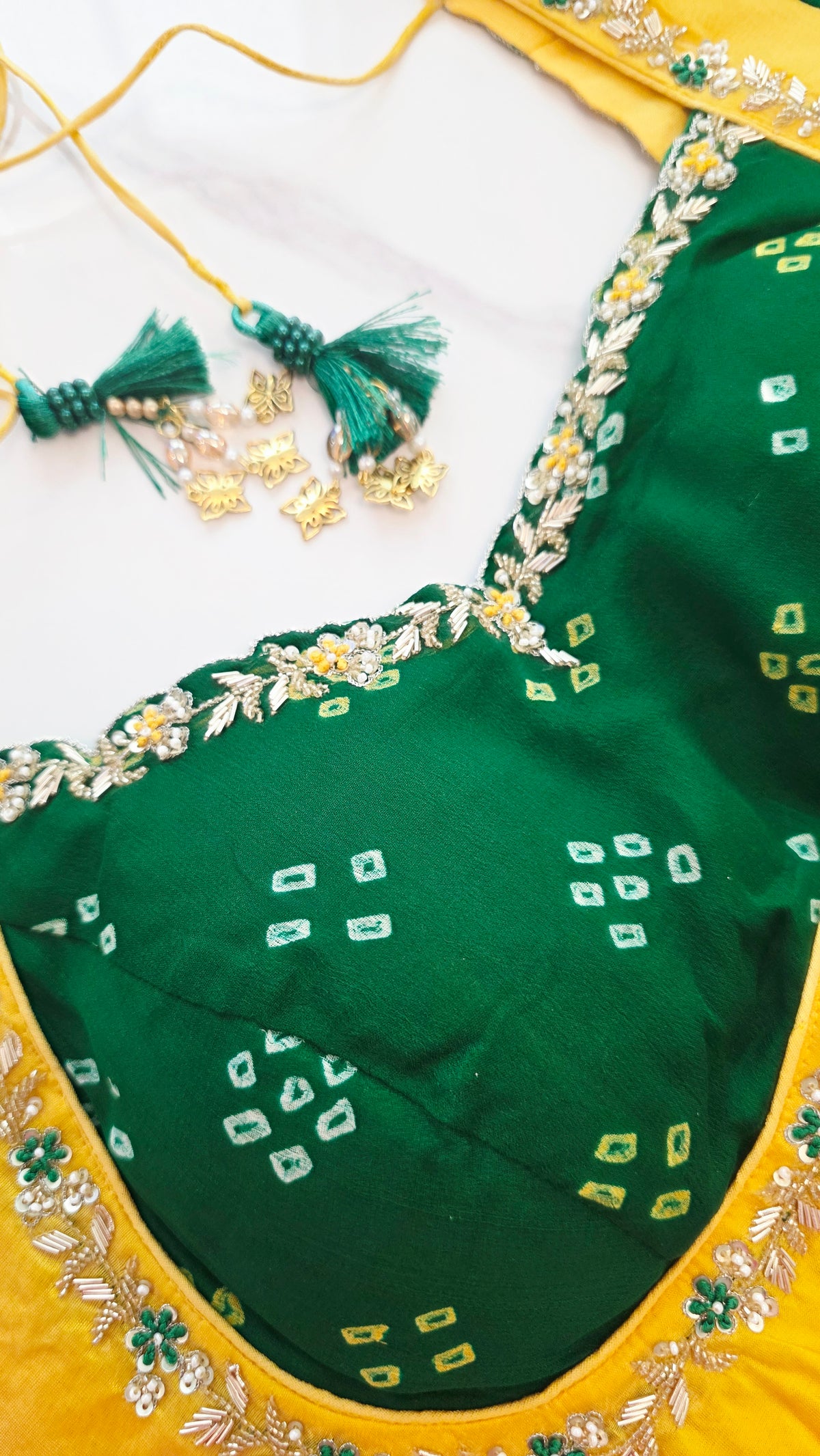 Womens Pure Chanderi Tissue Saree With Paired with Bandini Blouse