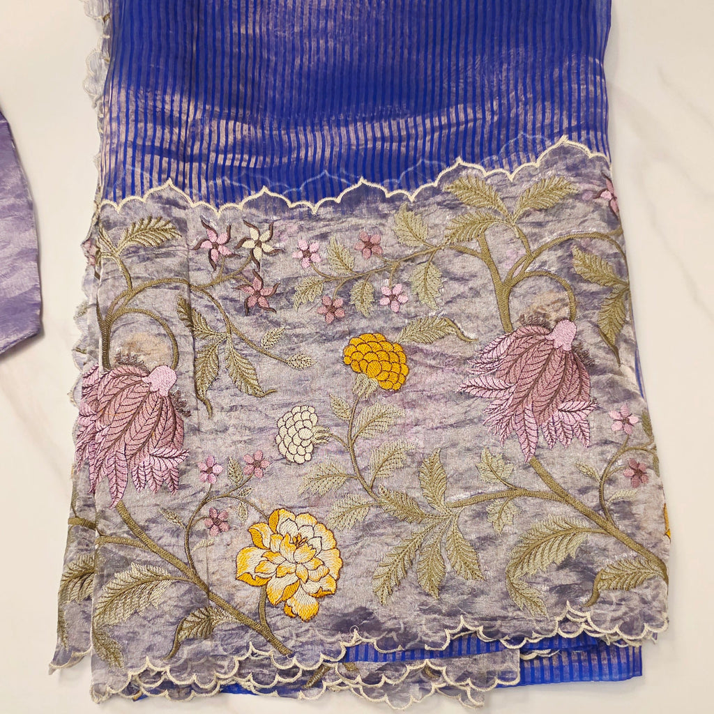 Marineblaue Banaras Tissue-Streifen-Saree mit Applikationsarbeit